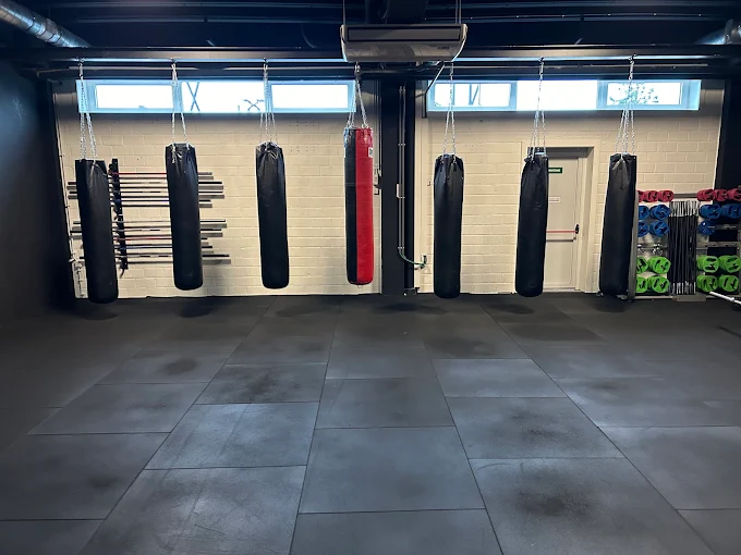Bokszone met bokszakken bij FitZone Assenede